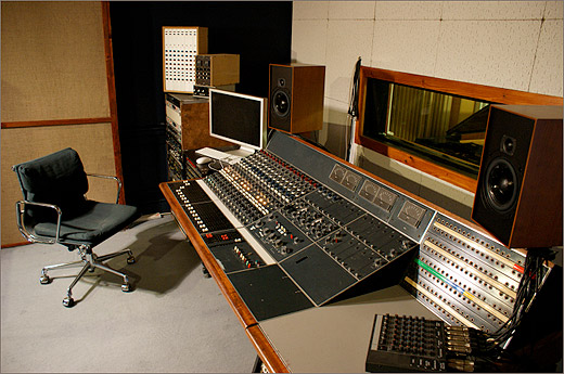 neve-console-wide